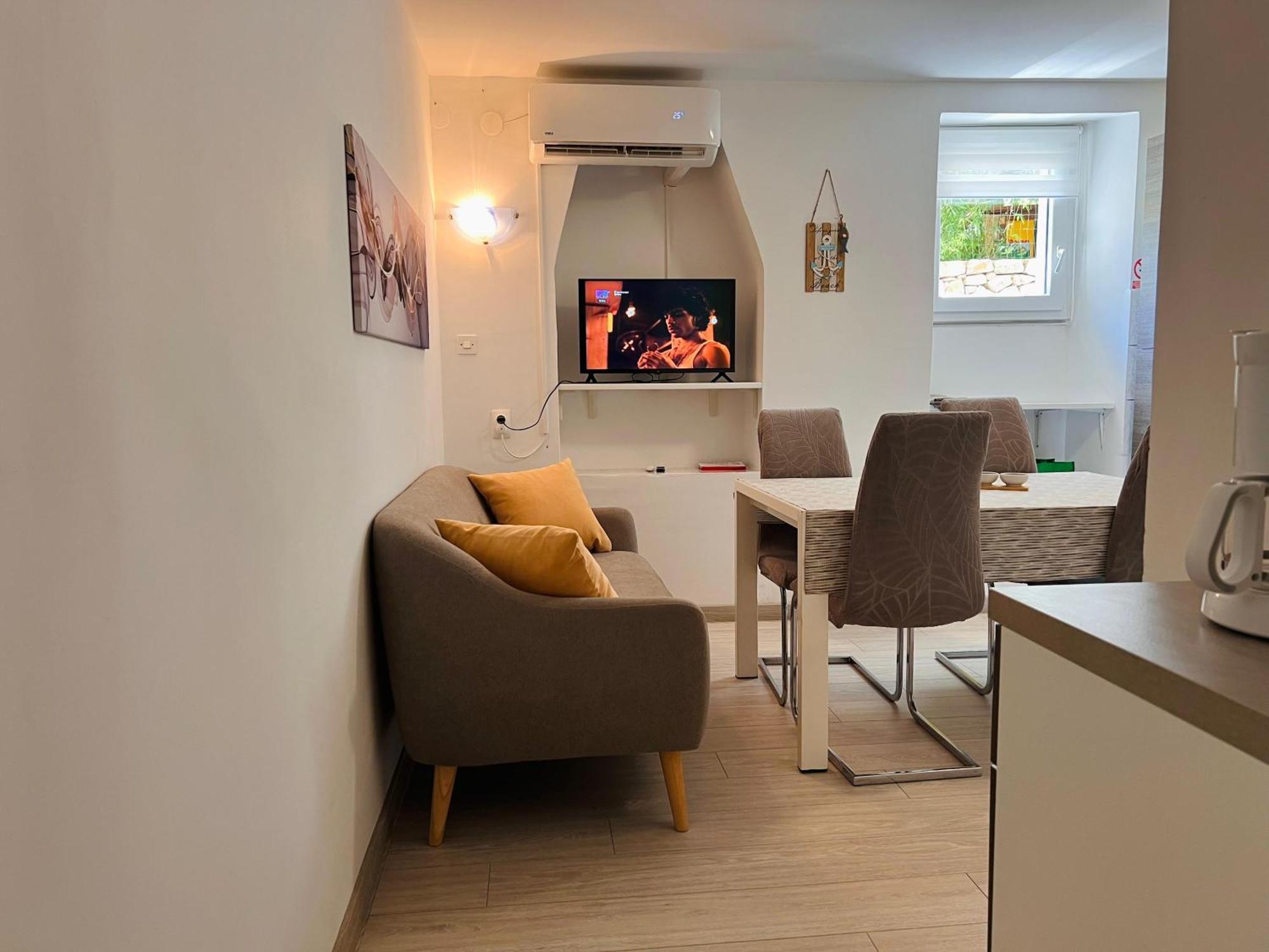 Apartman Gabriela Mali Lošinj Buitenkant foto